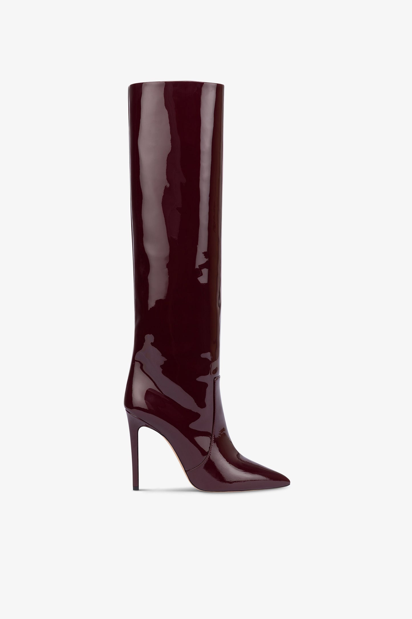 Boots in rouge noir patent leather.