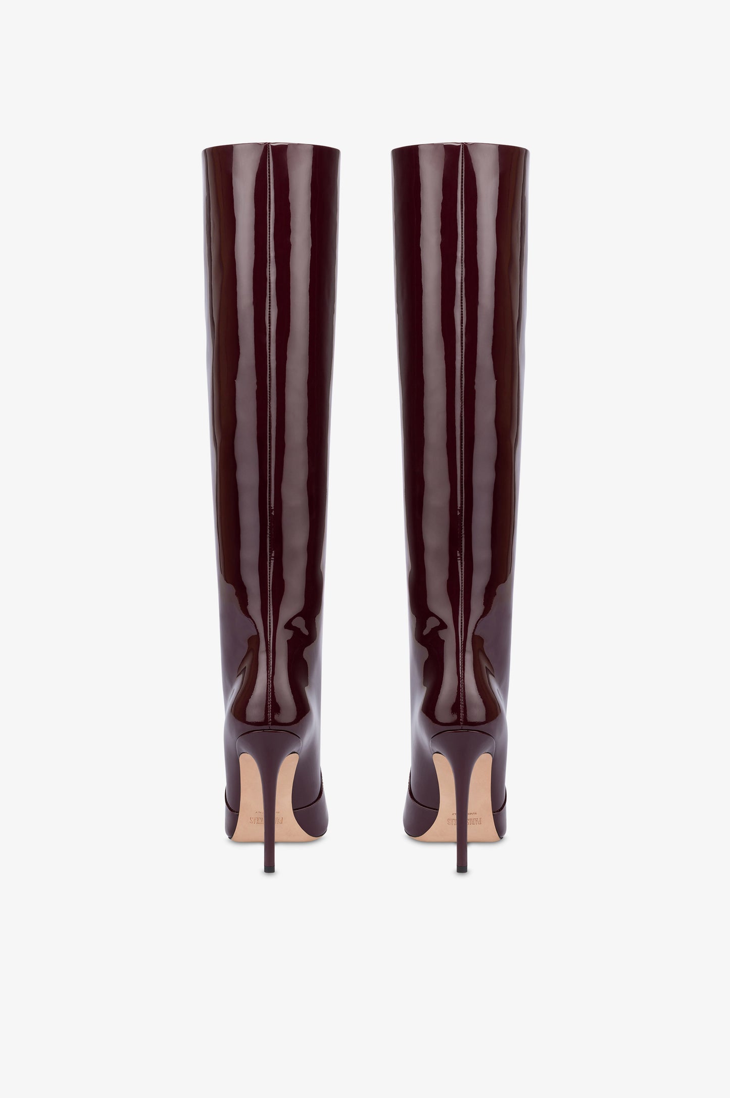Boots in rouge noir patent leather.