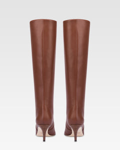Pointed knee-high boots in smooth chocolate leather