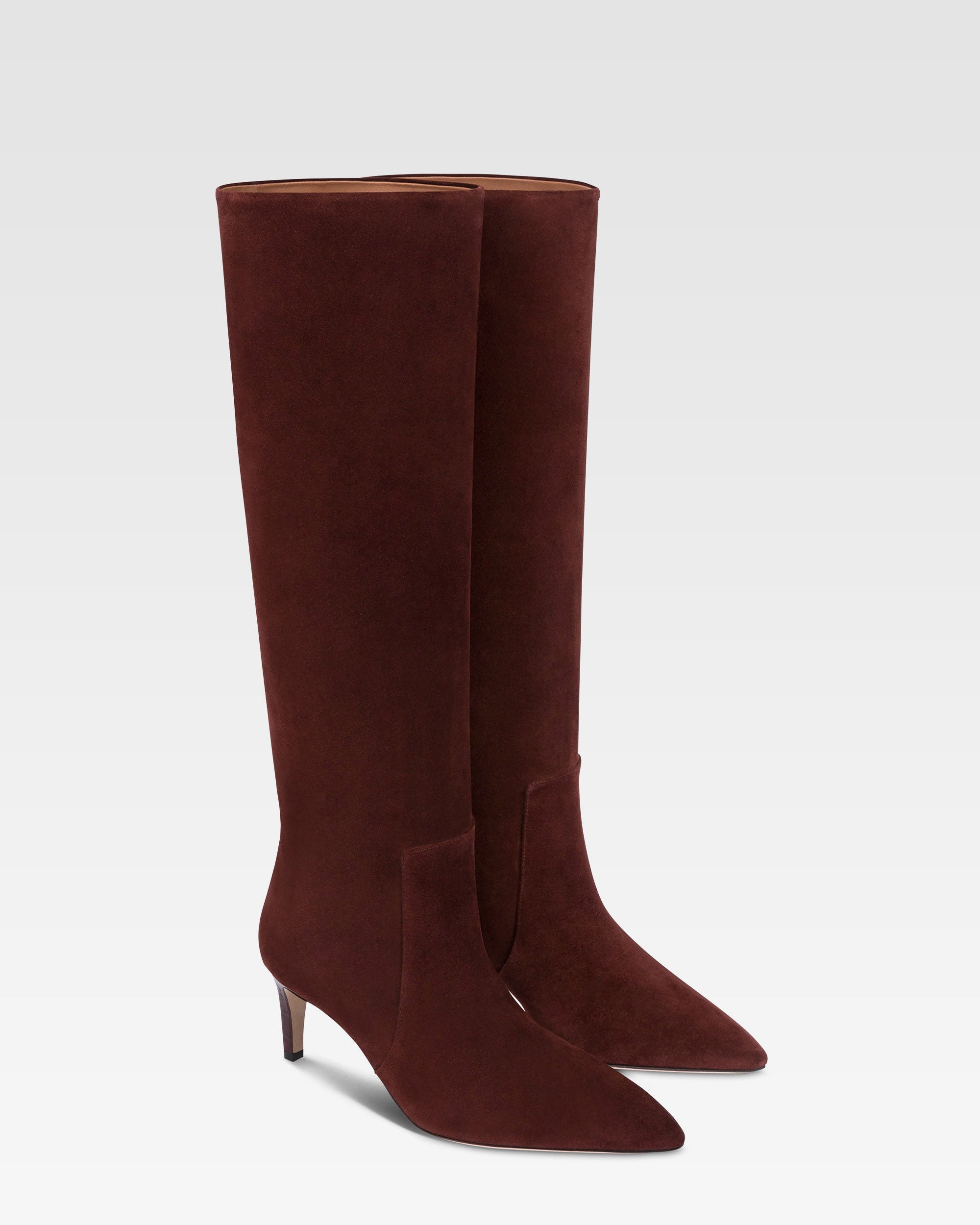 Boots in mahogany calf suede leather