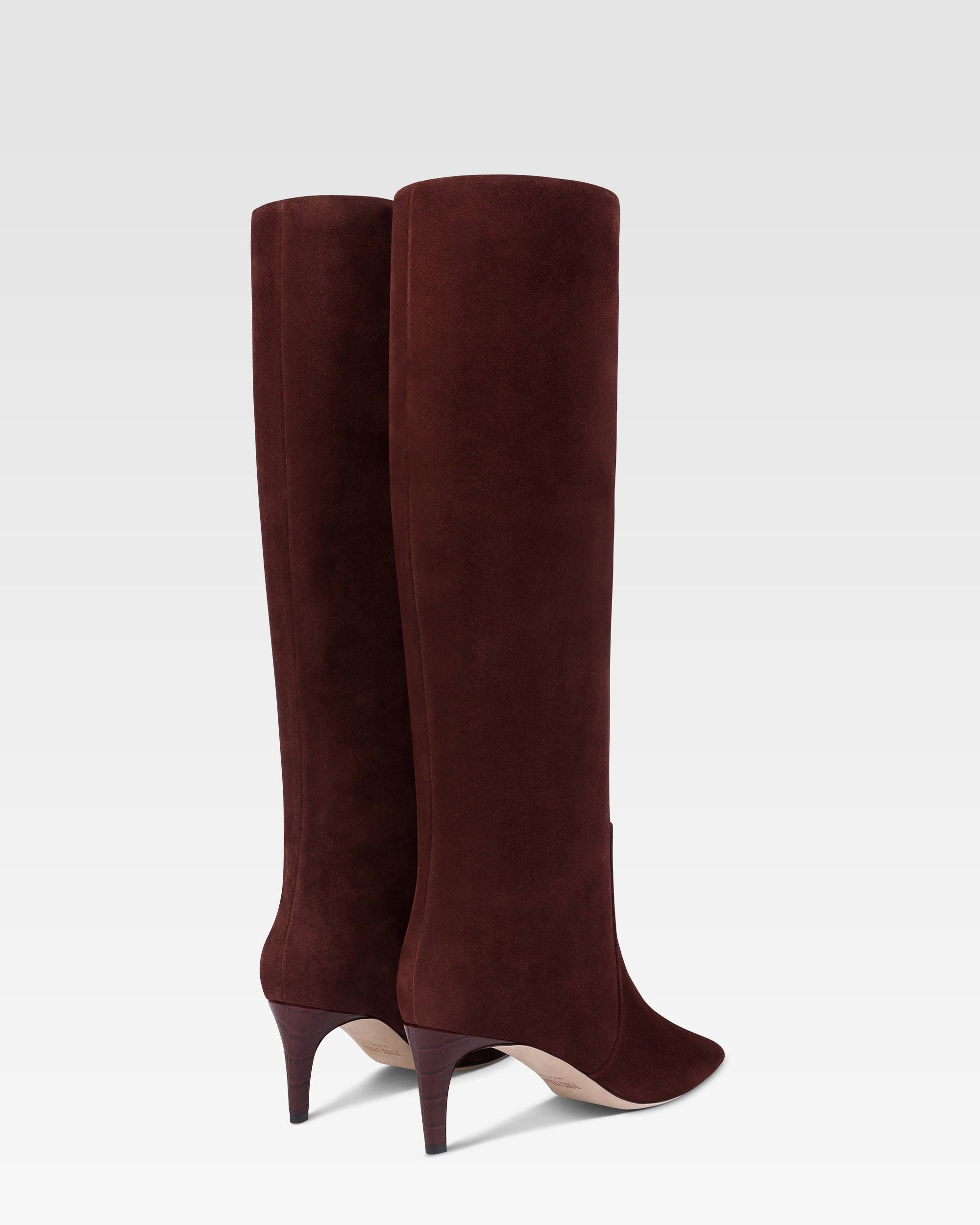 Boots in mahogany calf suede leather