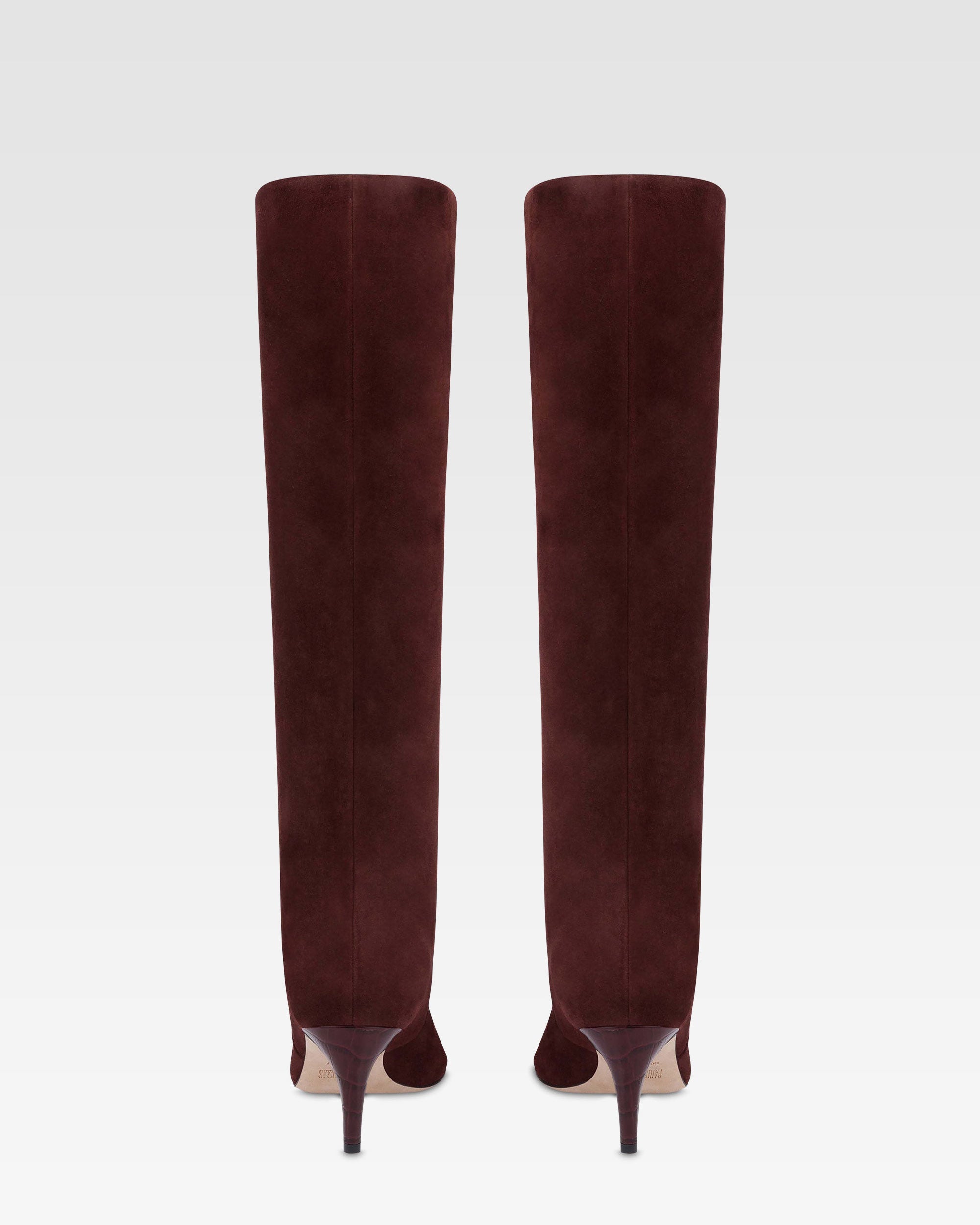 Boots in mahogany calf suede leather