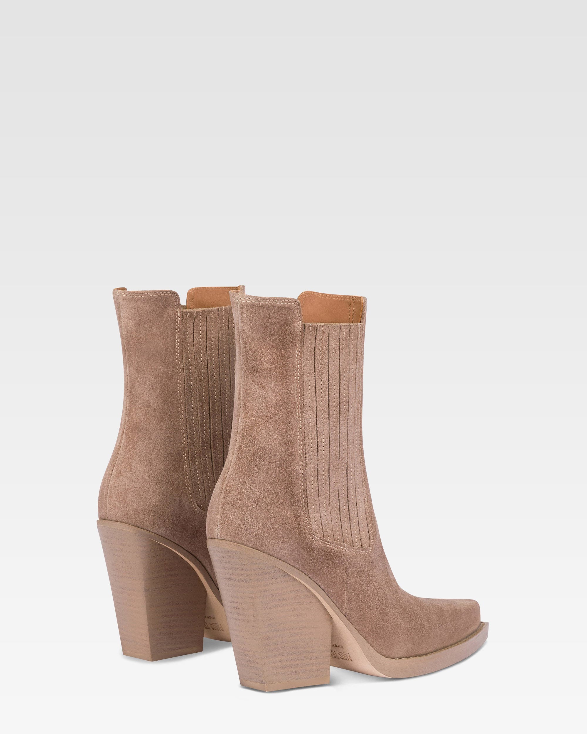 Stiefeletten mit eckiger Zehenpartie aus Wildleder in Koala