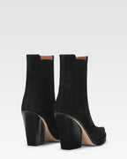 Stiefelette aus schwarzem Kalbsveloursleder