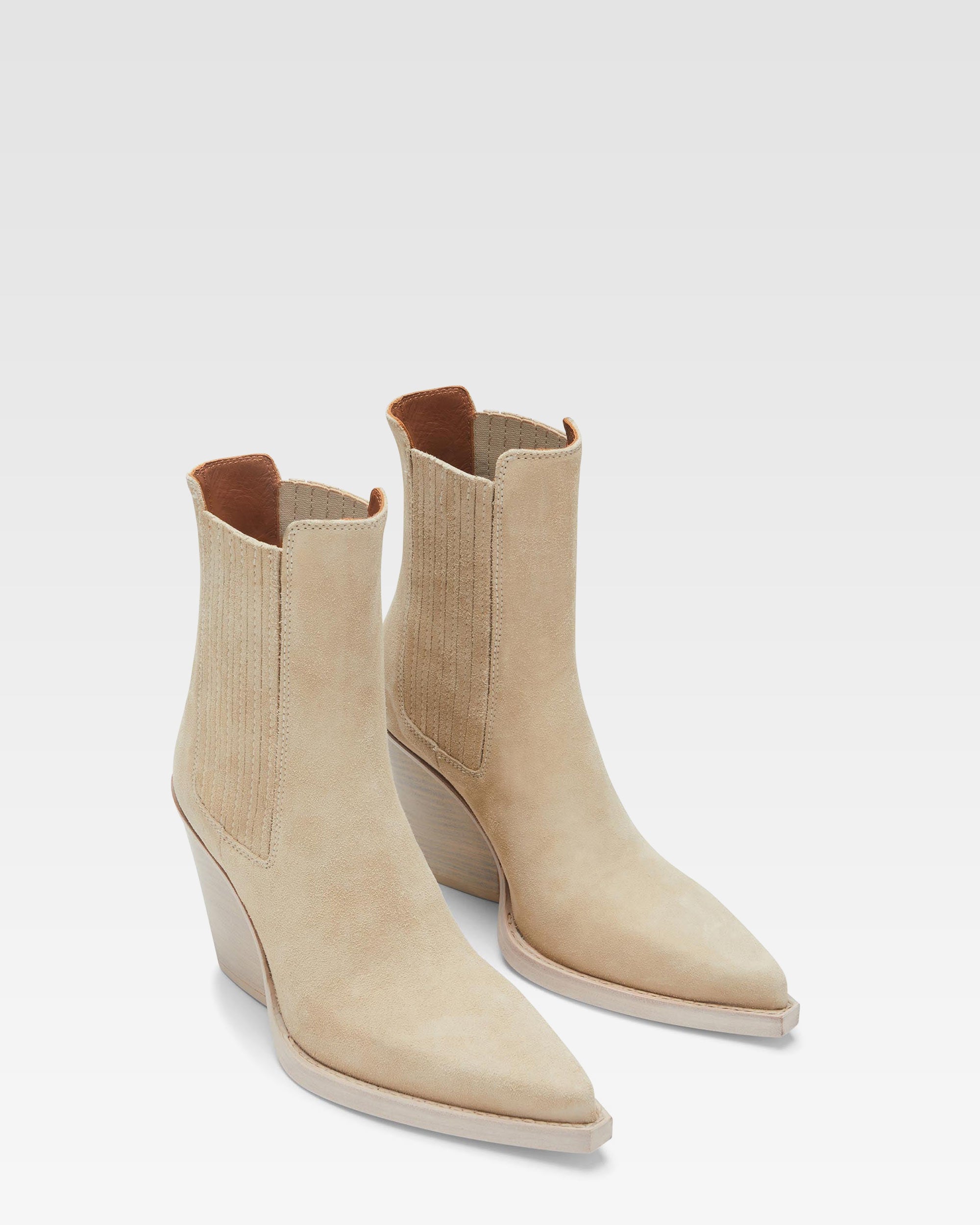 Stiefelette aus angorafarbenem Kalbsveloursleder