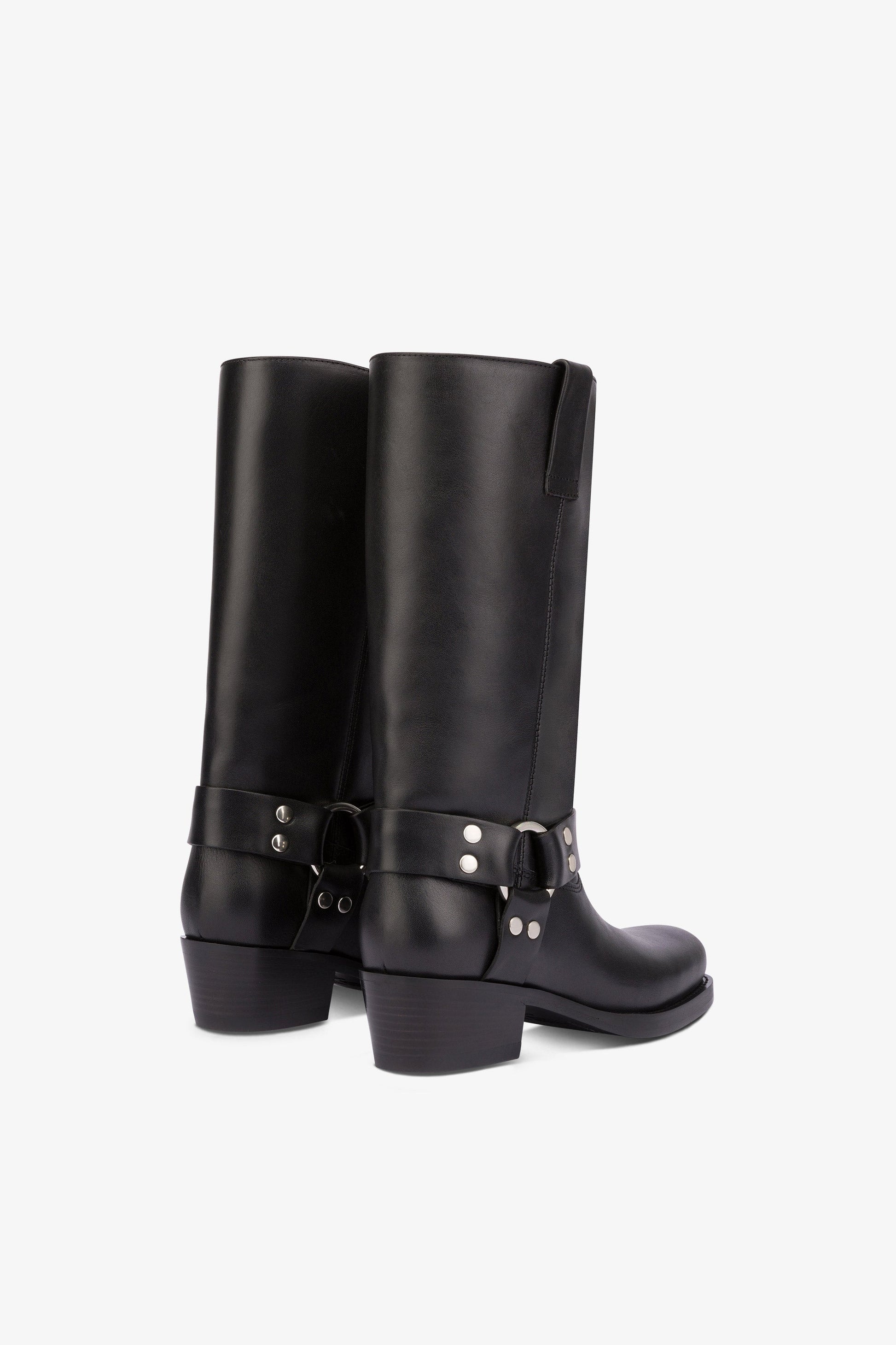 Bottes a bout carre en cuir lisse noir