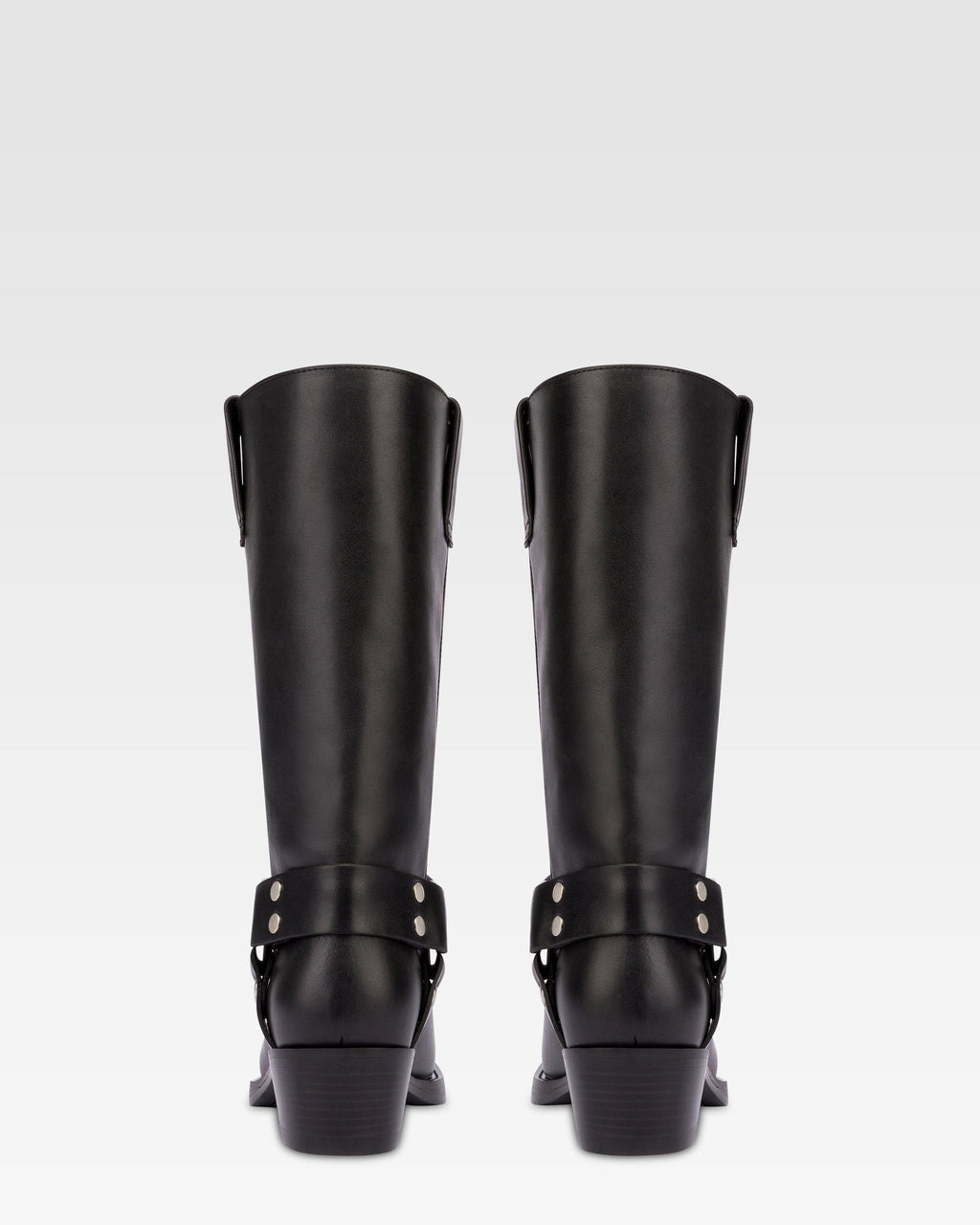 Square-toe boots in smooth black leather