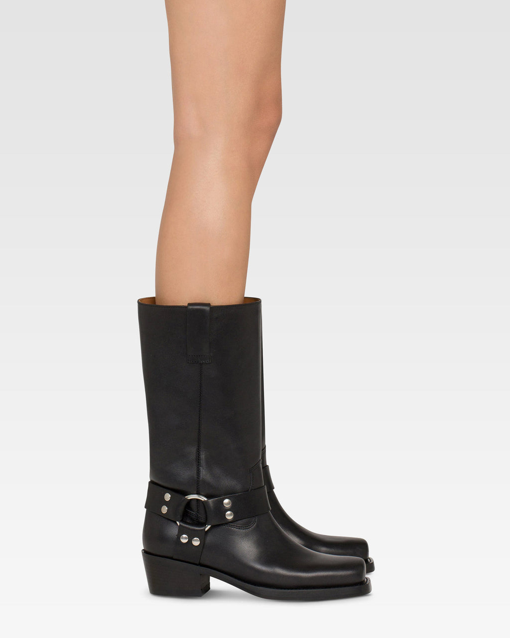 Square-toe boots in smooth black leather