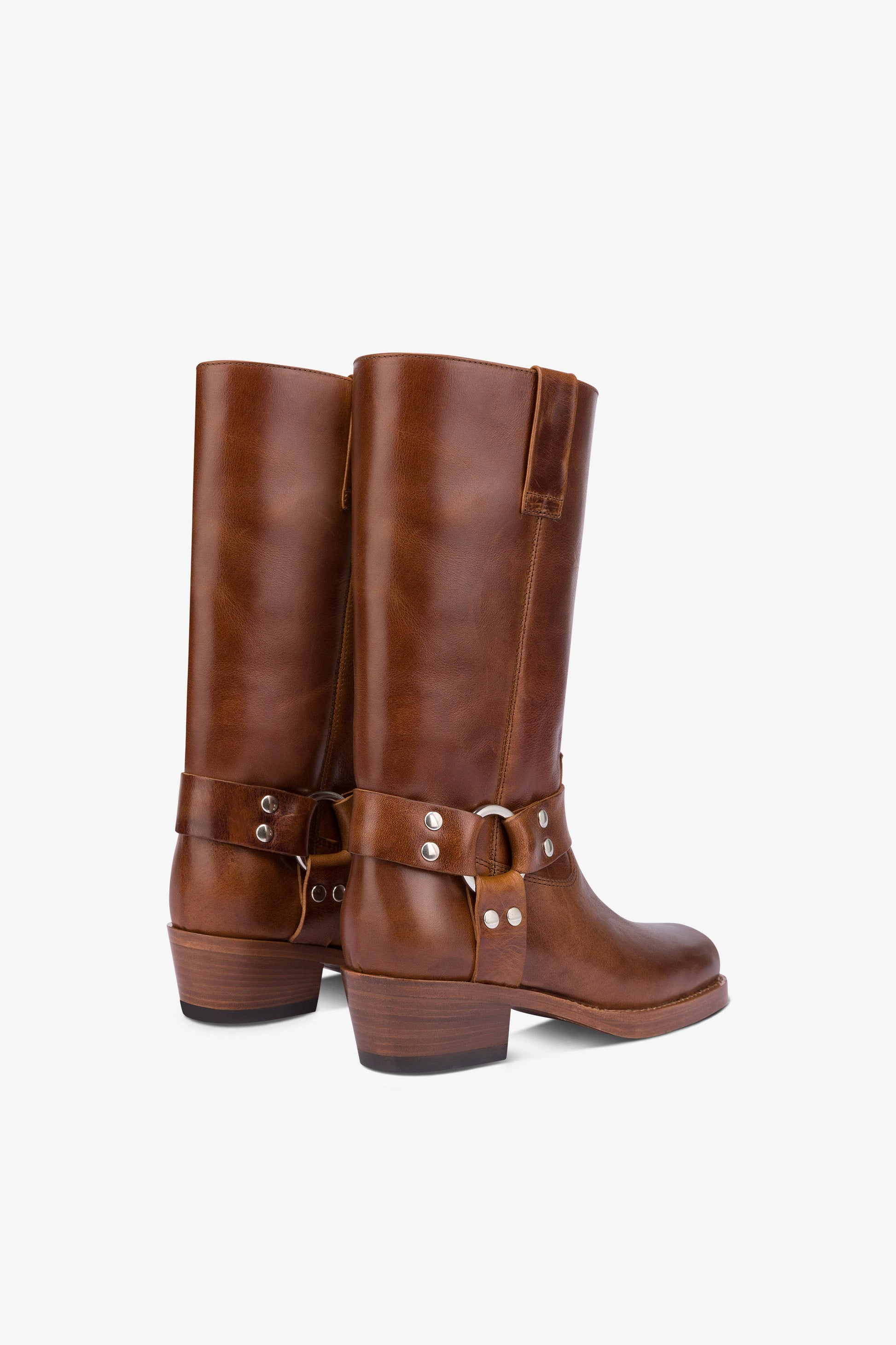 Bottes a bout carre en cuir vintage brillant