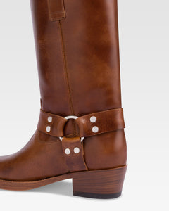 Square-toe boots in shiny vintage leather