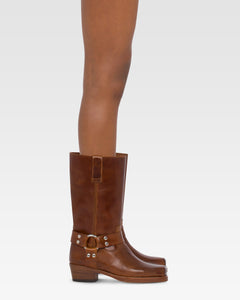 Square-toe boots in shiny vintage leather