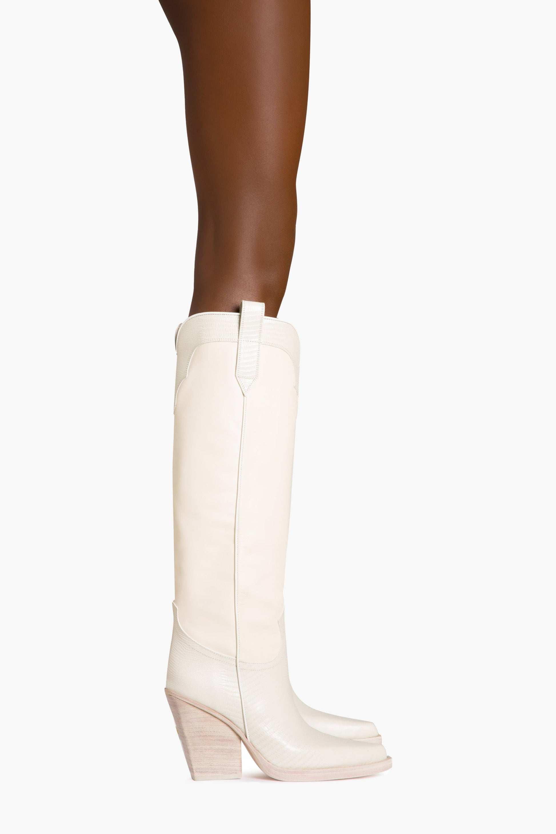 Bottes en cuir blanc effet l'ezard - Produit porté