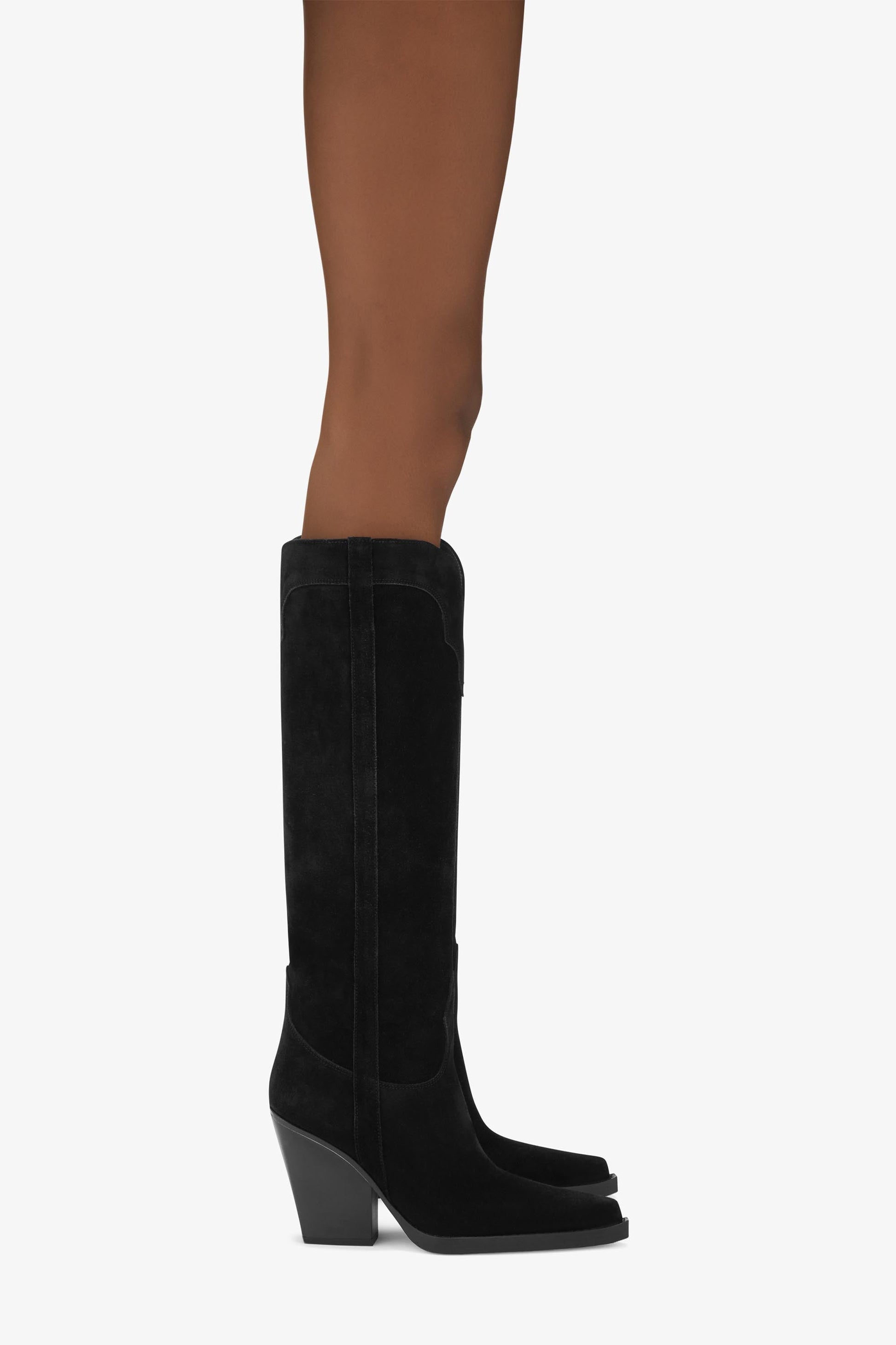 Bottes en veau velours noir - Produit porté