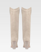 Stiefel aus angorafarbenem Kalbsveloursleder