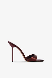 Mules in maroon mirror-effect leather