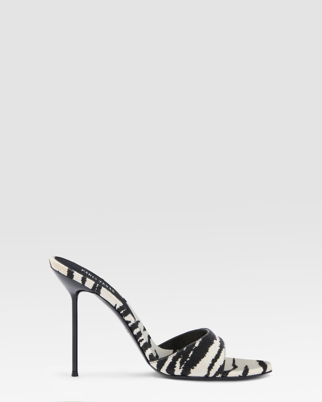 MULE DE LINO CON ESTAMPADO DE CEBRA