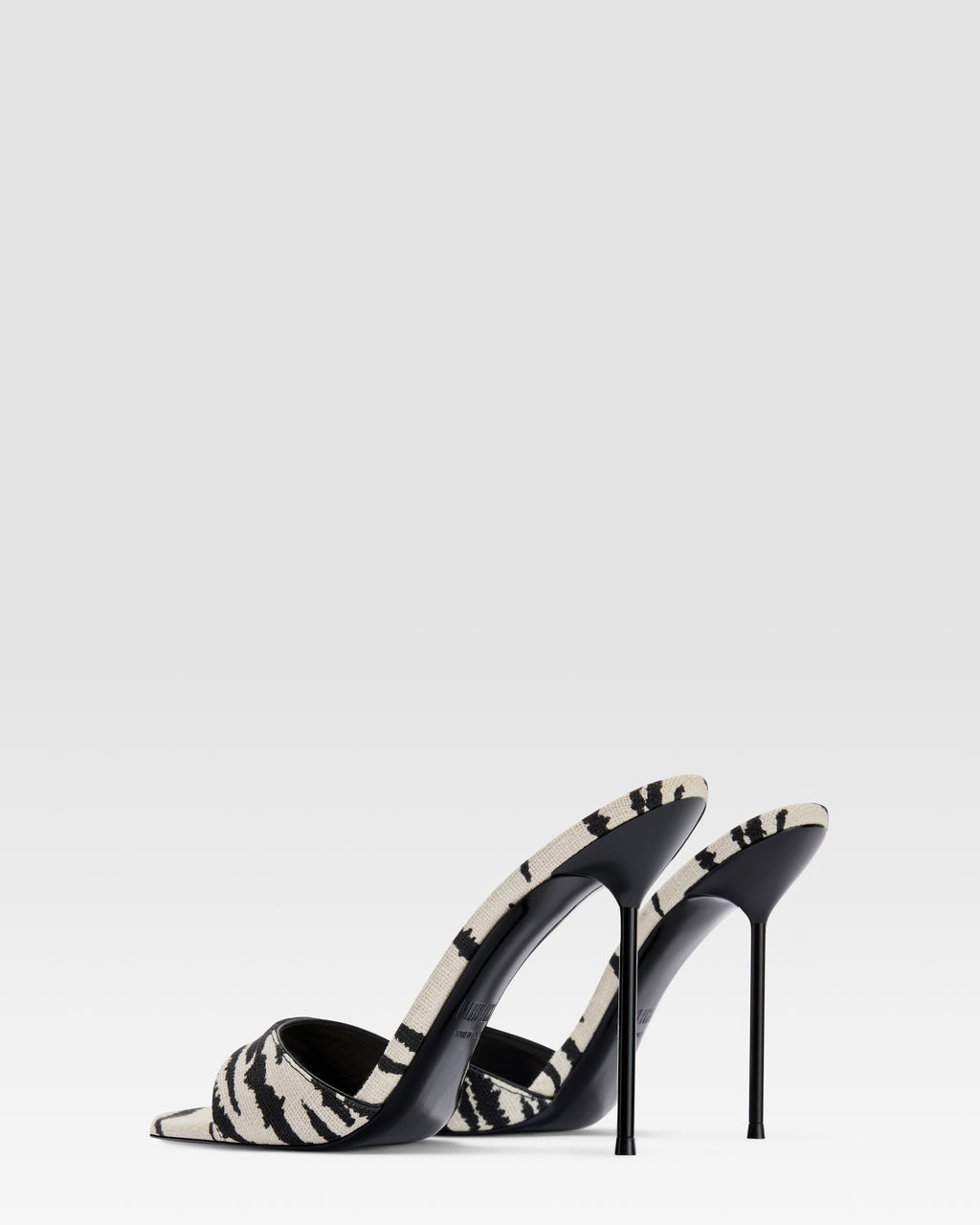 MULE DE LINO CON ESTAMPADO DE CEBRA