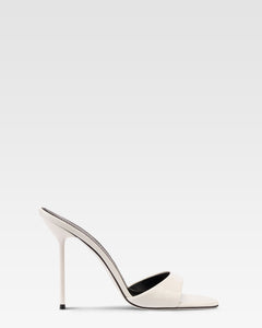 Mules in white patent leather