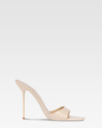 Mules in vernice mandorla