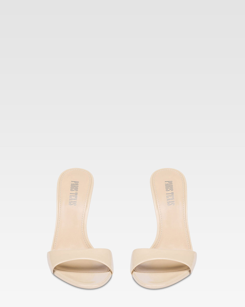 Mules in vernice mandorla