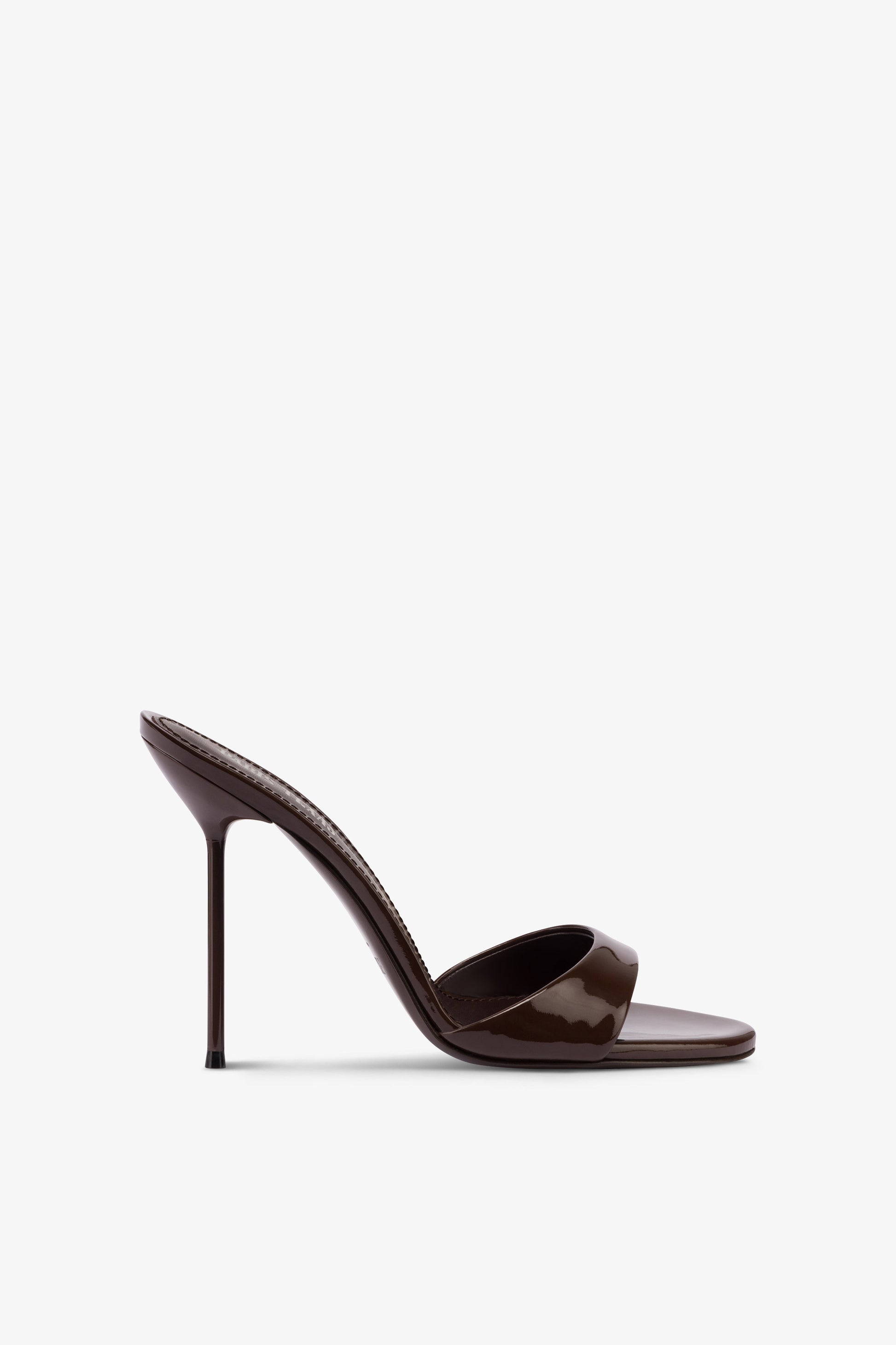 Mules in chocolate patent leather