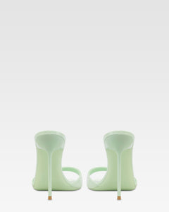 Mules in mint patent leather