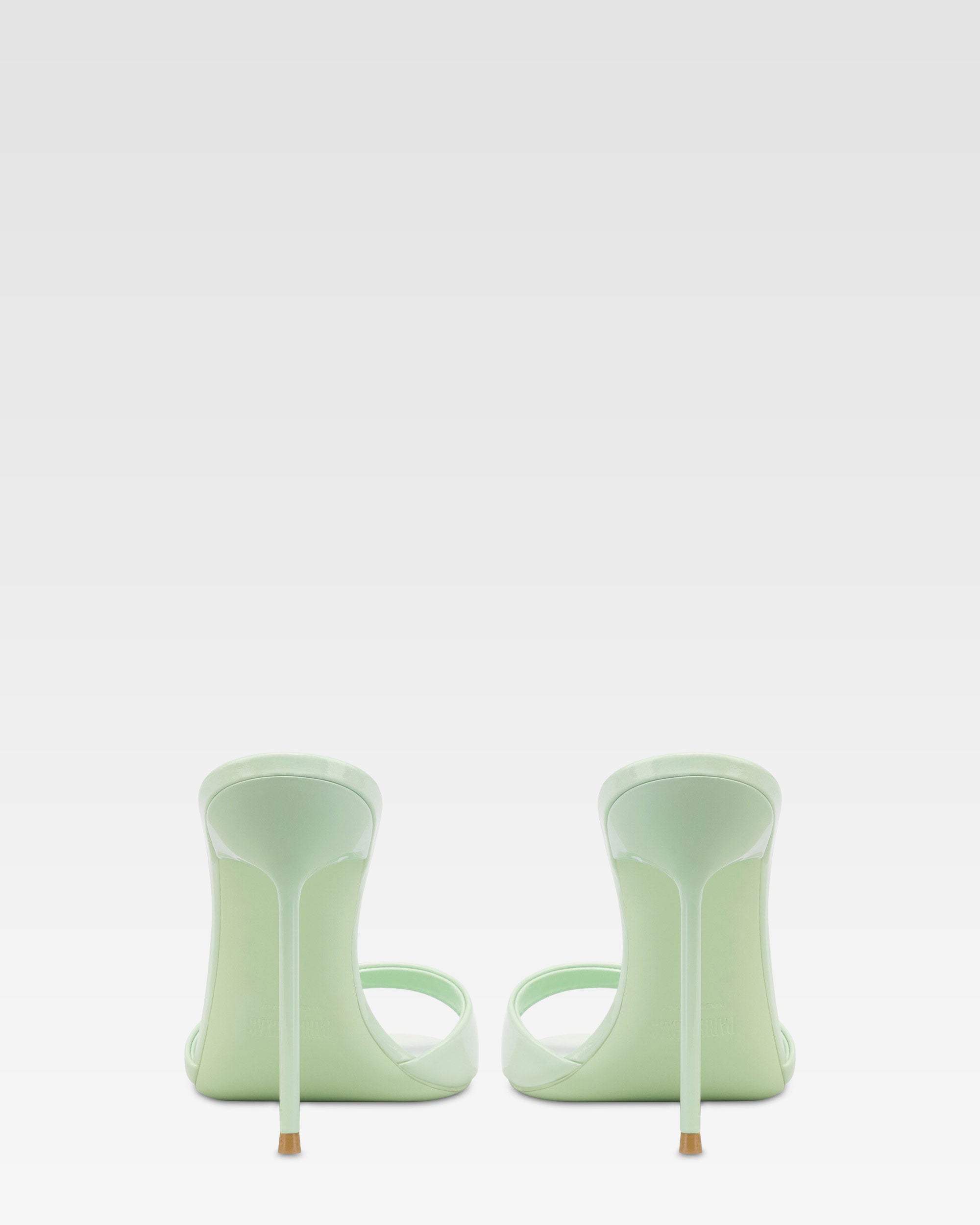 Mules in vernice menta