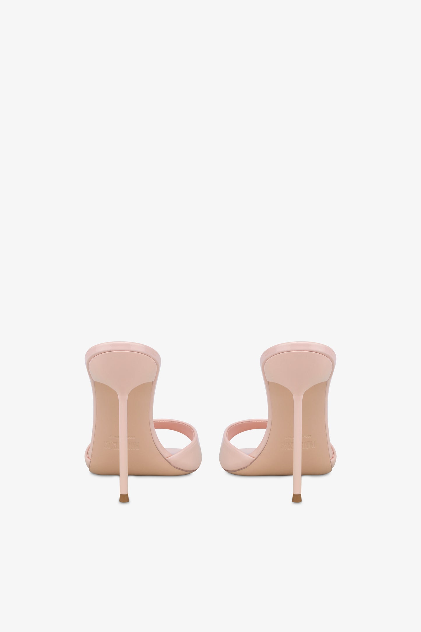 Mules in powder pink patent leather