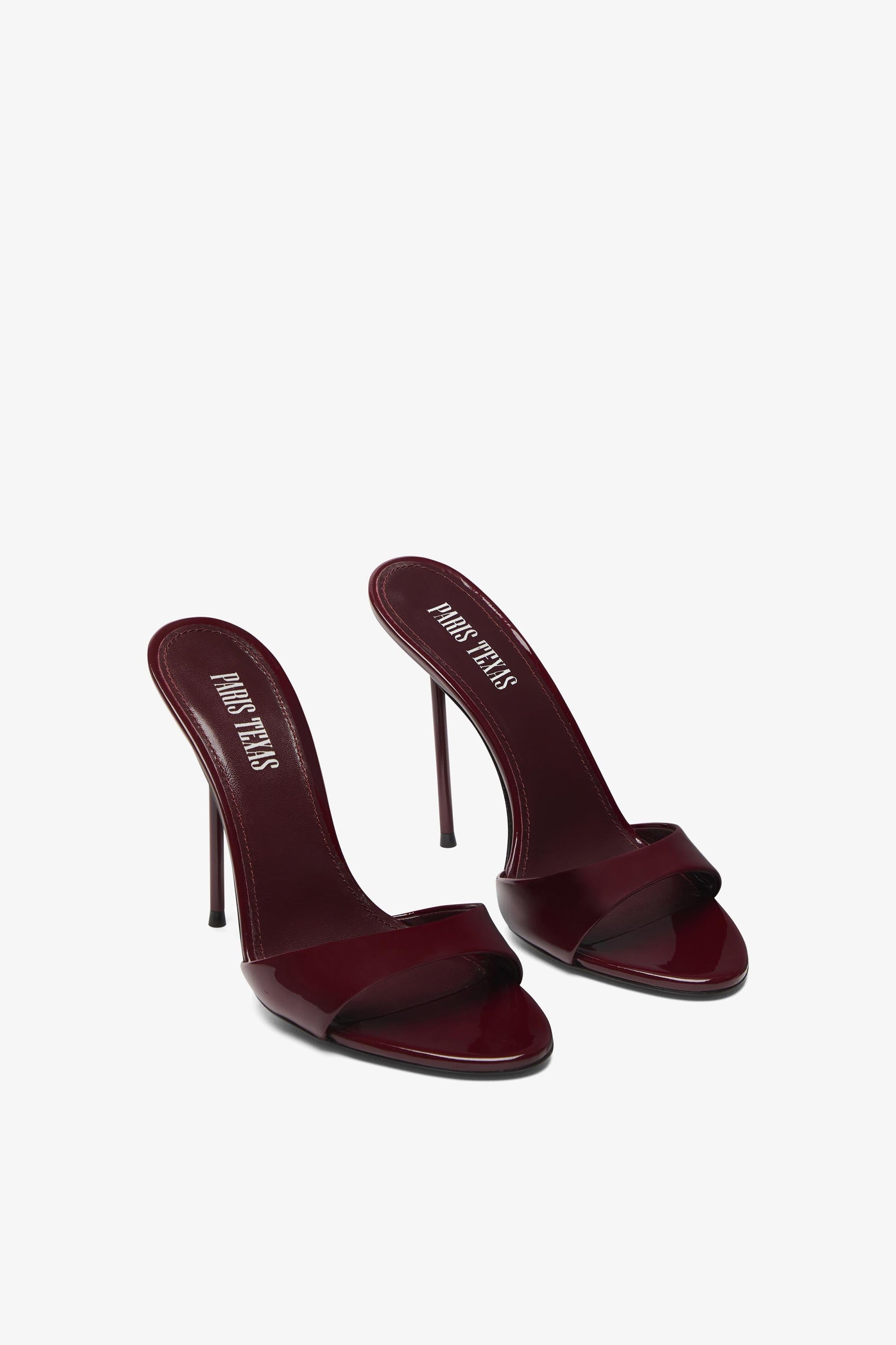 Mules en cuir verni rouge noir