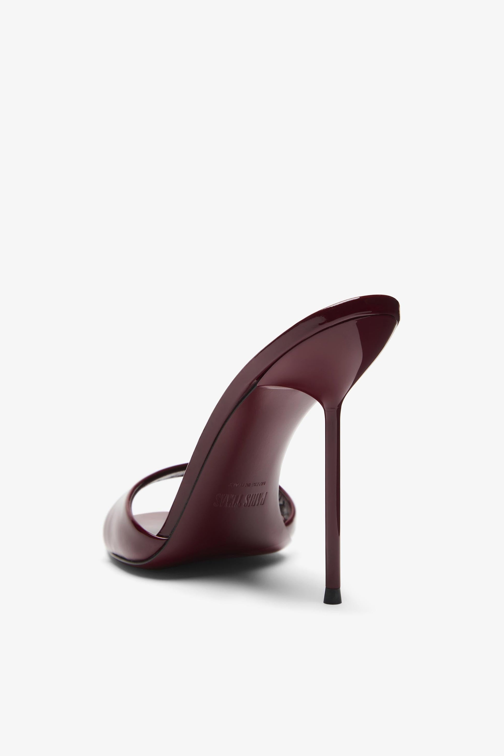 Mules en cuir verni rouge noir