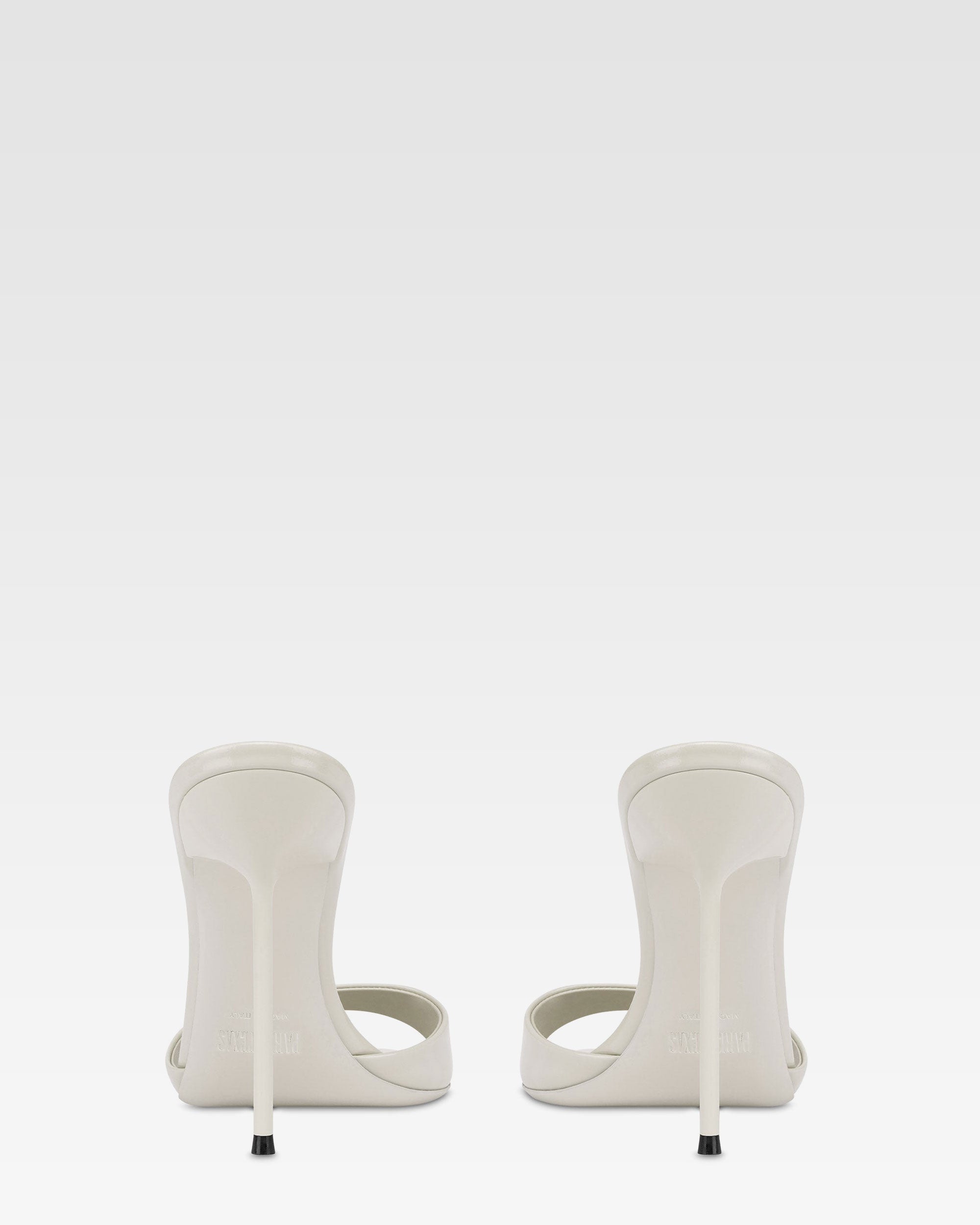 Mules in vernice grigia