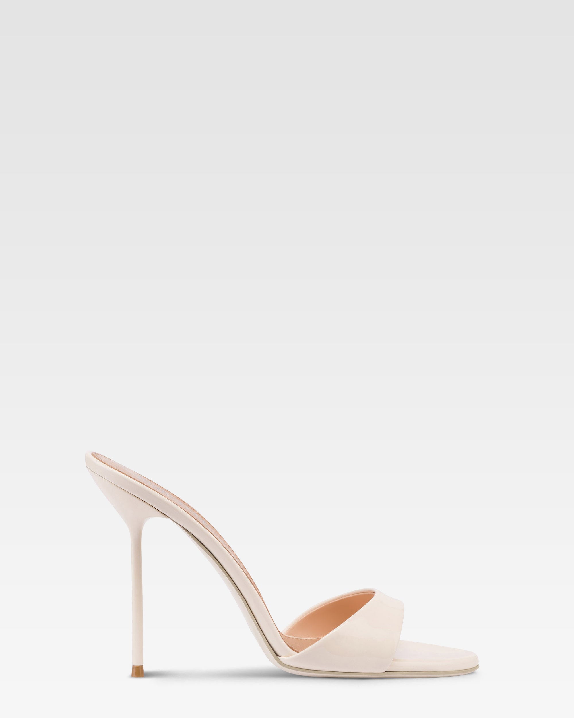 Mules in vernice color avorio