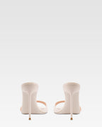 Mules in vernice color avorio