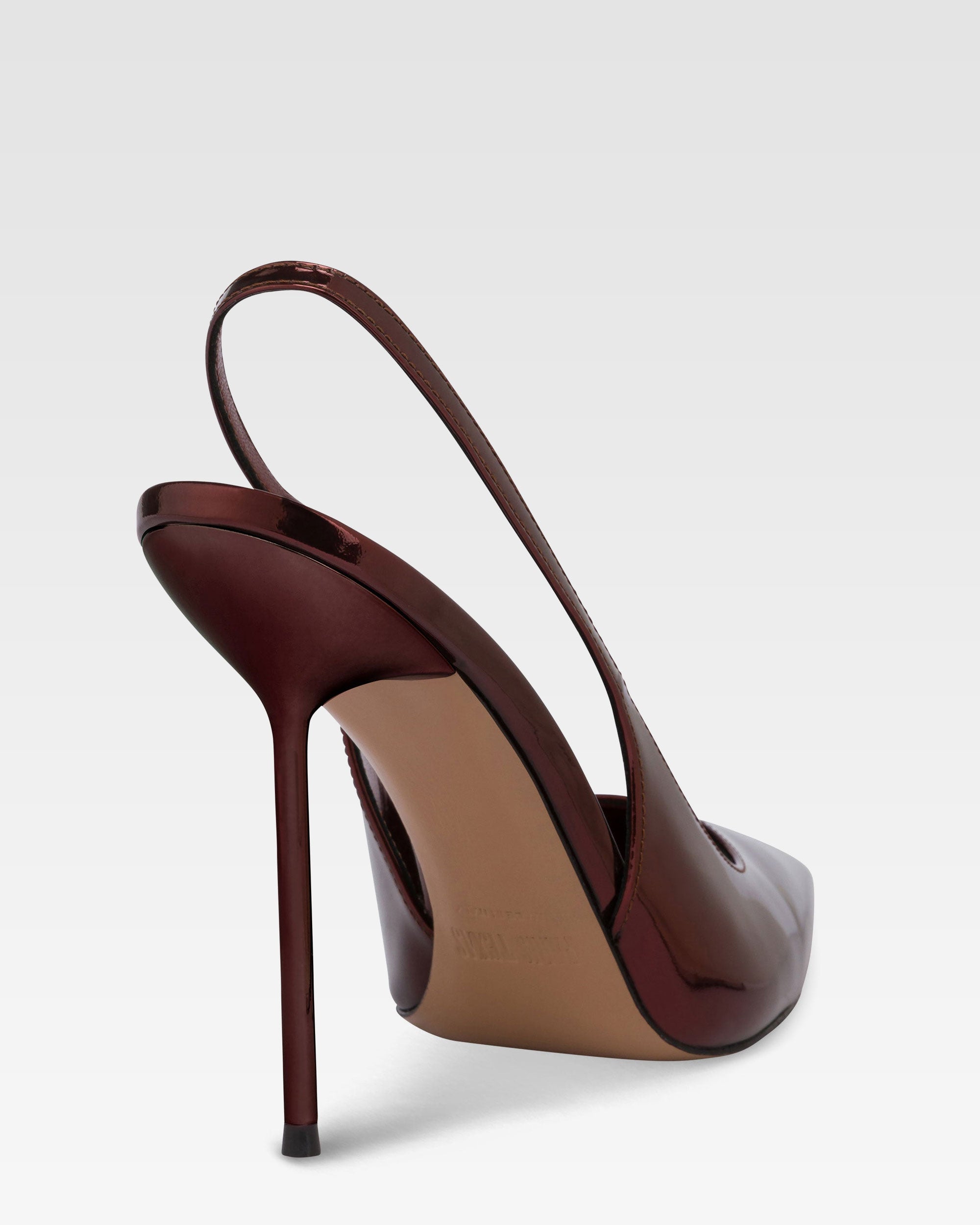 Slingbacks in maroon mirror-effect leather
