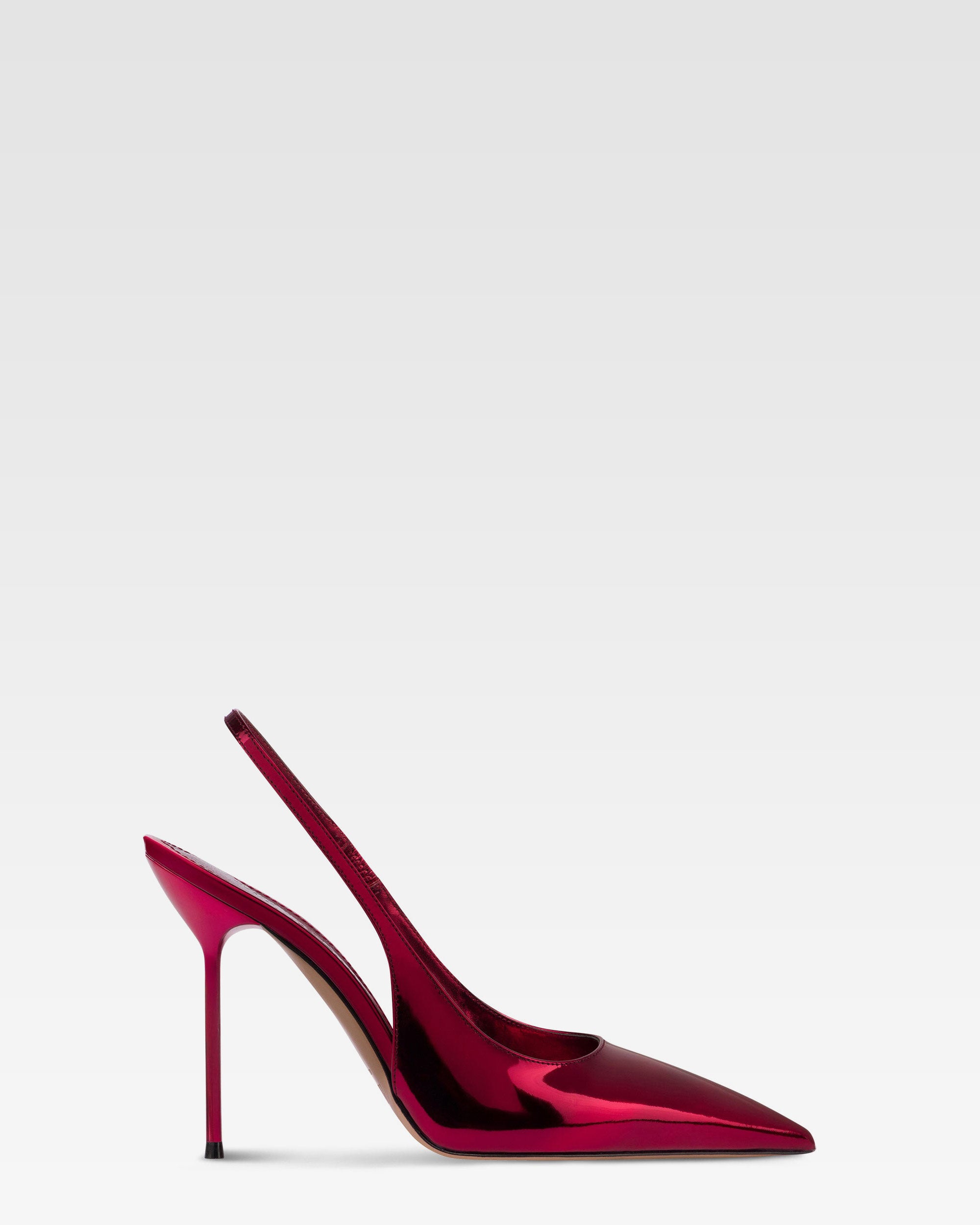Slingbacks in red mirror-effect leather