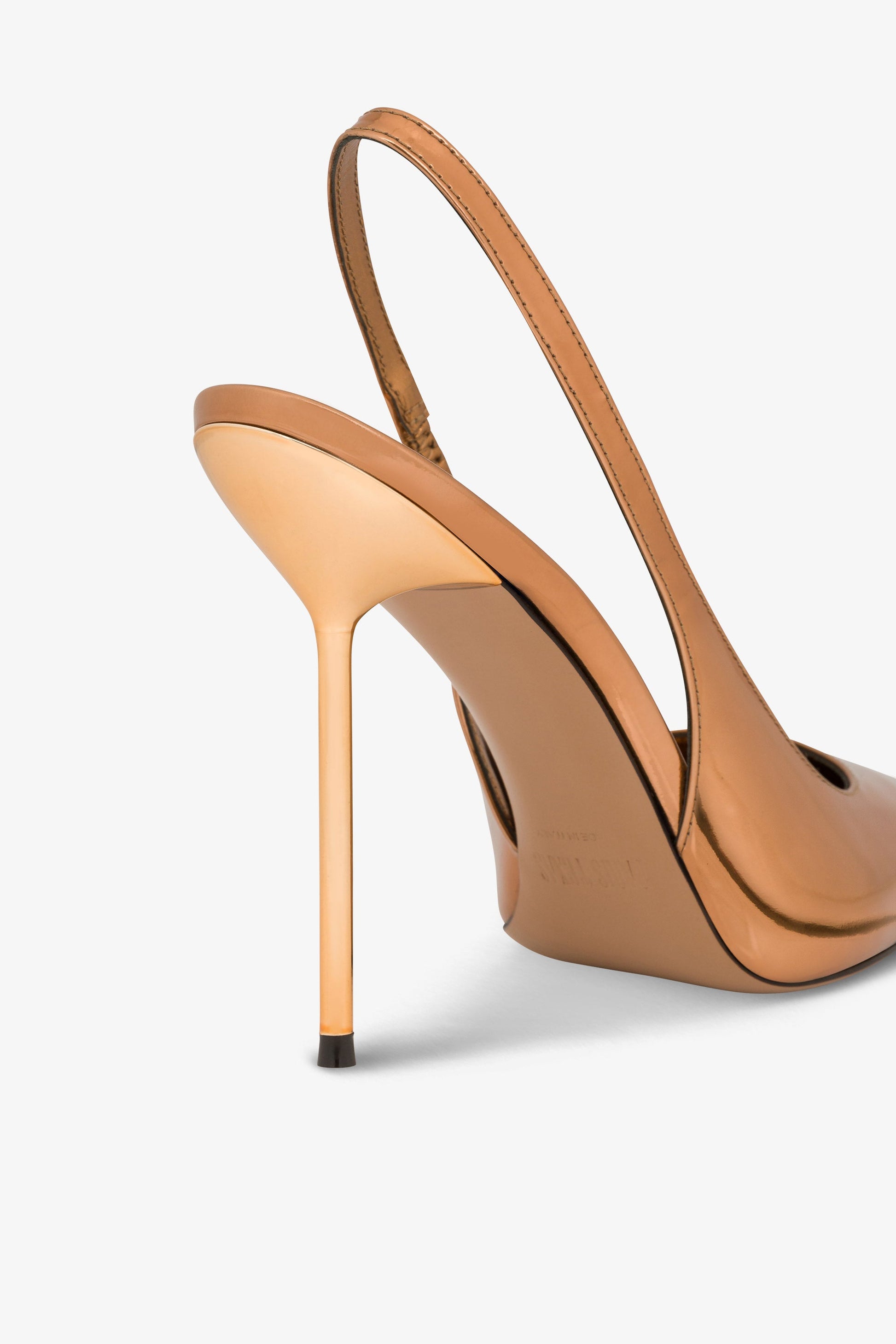 Scharfkantige, spitz zulaufende Slingbacks aus bronzefarbenem Leder mit Spiegeleffekt