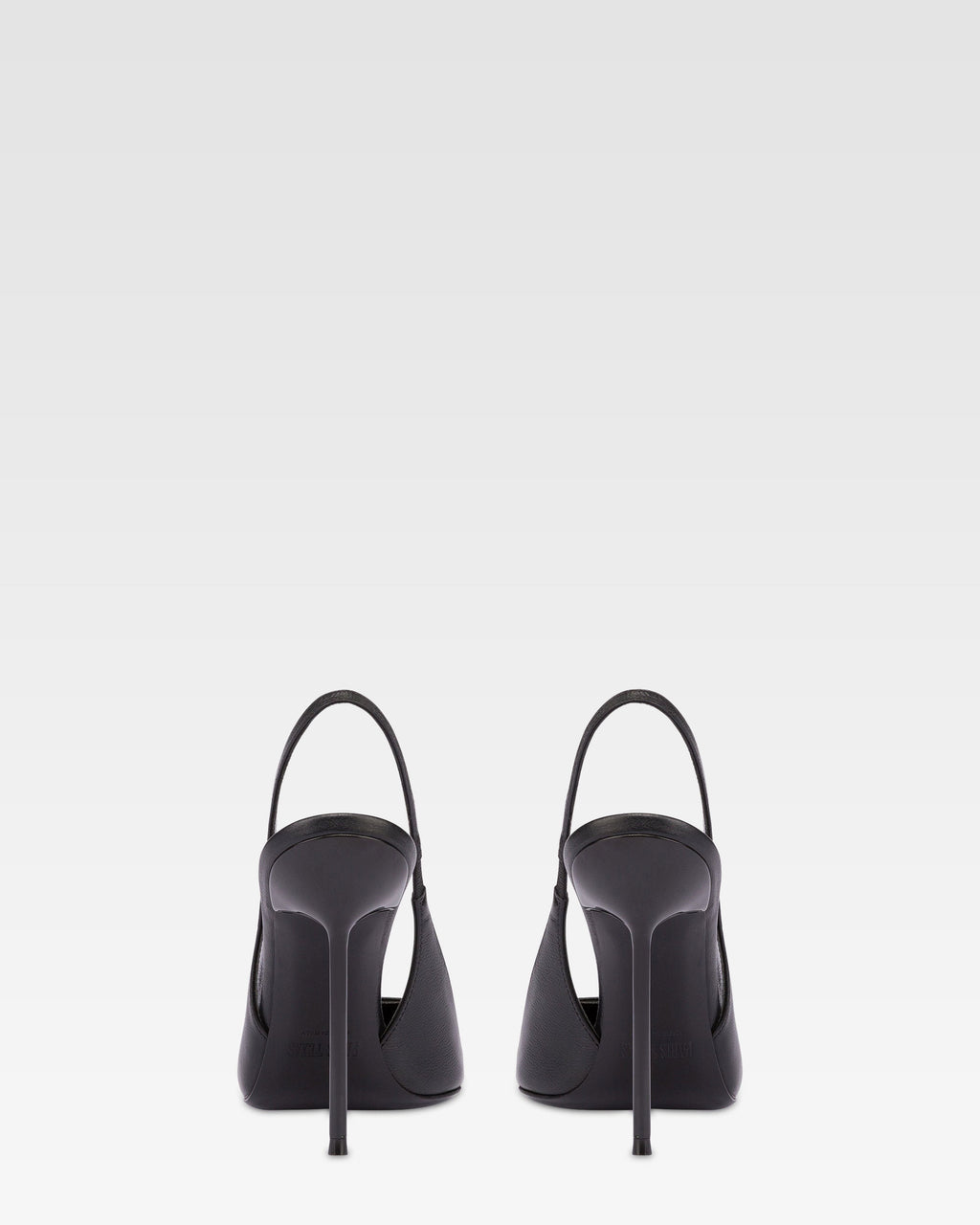 Slingback a punta in morbida pelle nappata nera