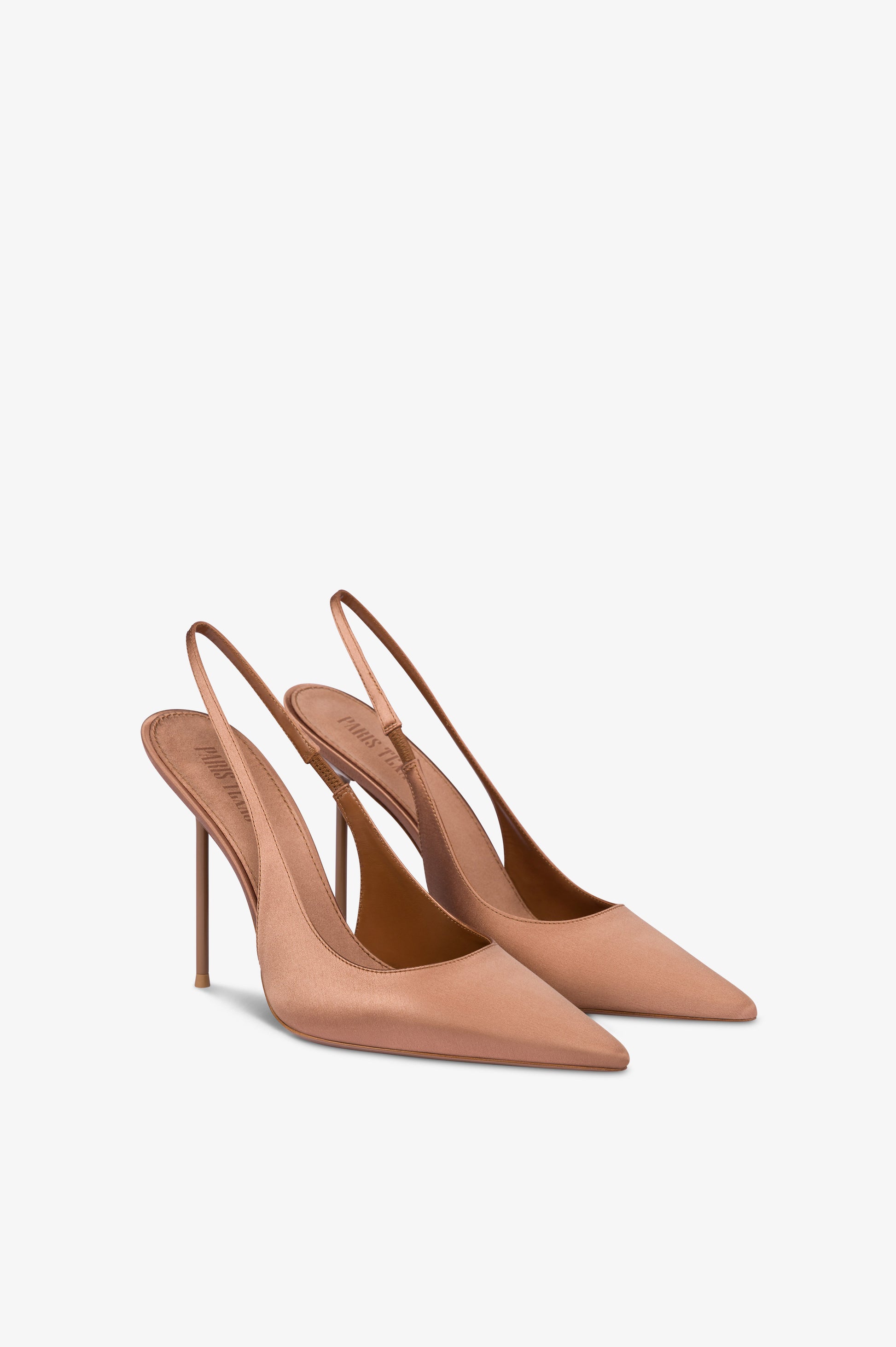 Slingbacks in caramel satin.