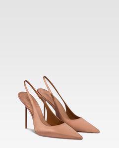 Slingbacks in caramel satin.