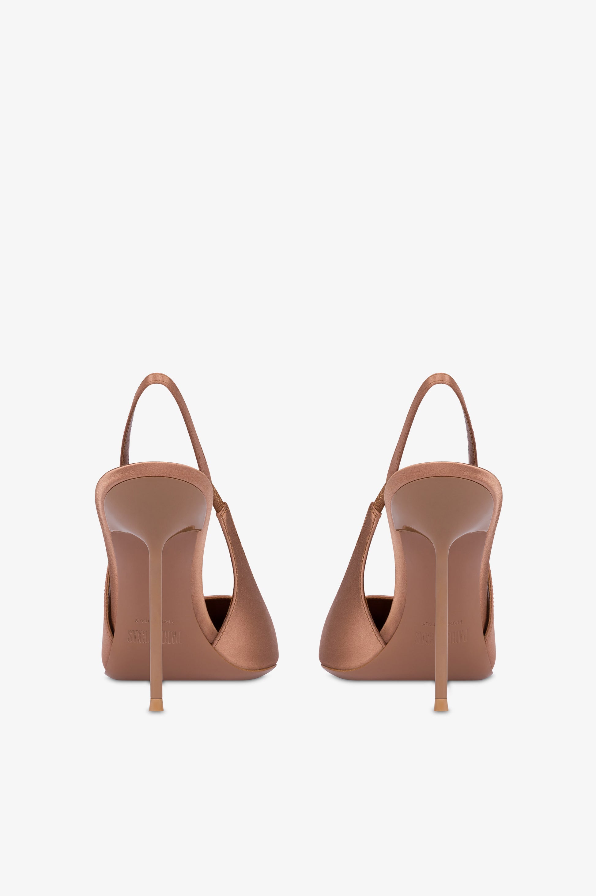 Slingbacks in caramel satin.