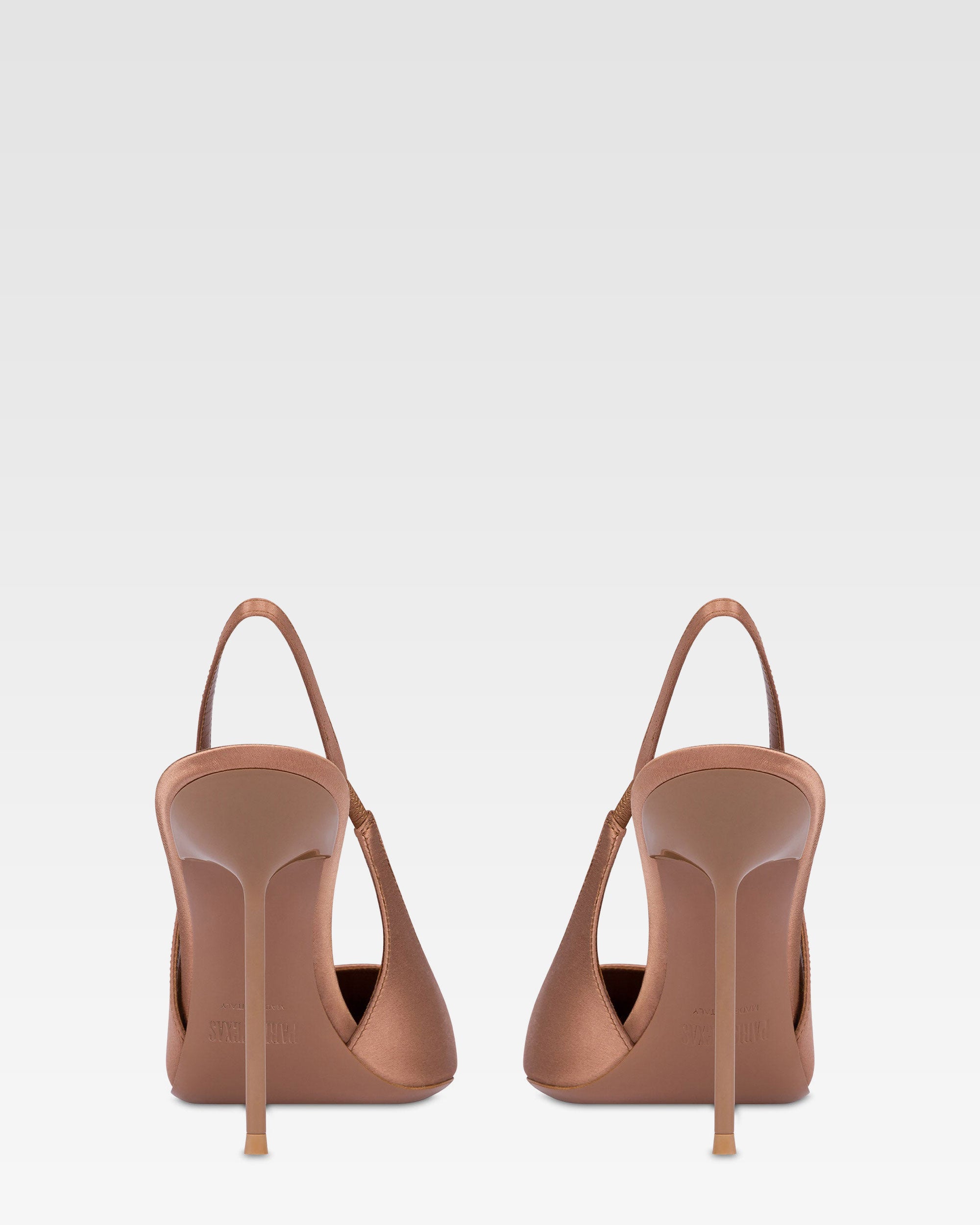 Slingbacks in caramel satin.