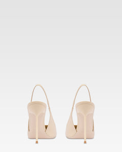 Slingbacks in almond patent leather