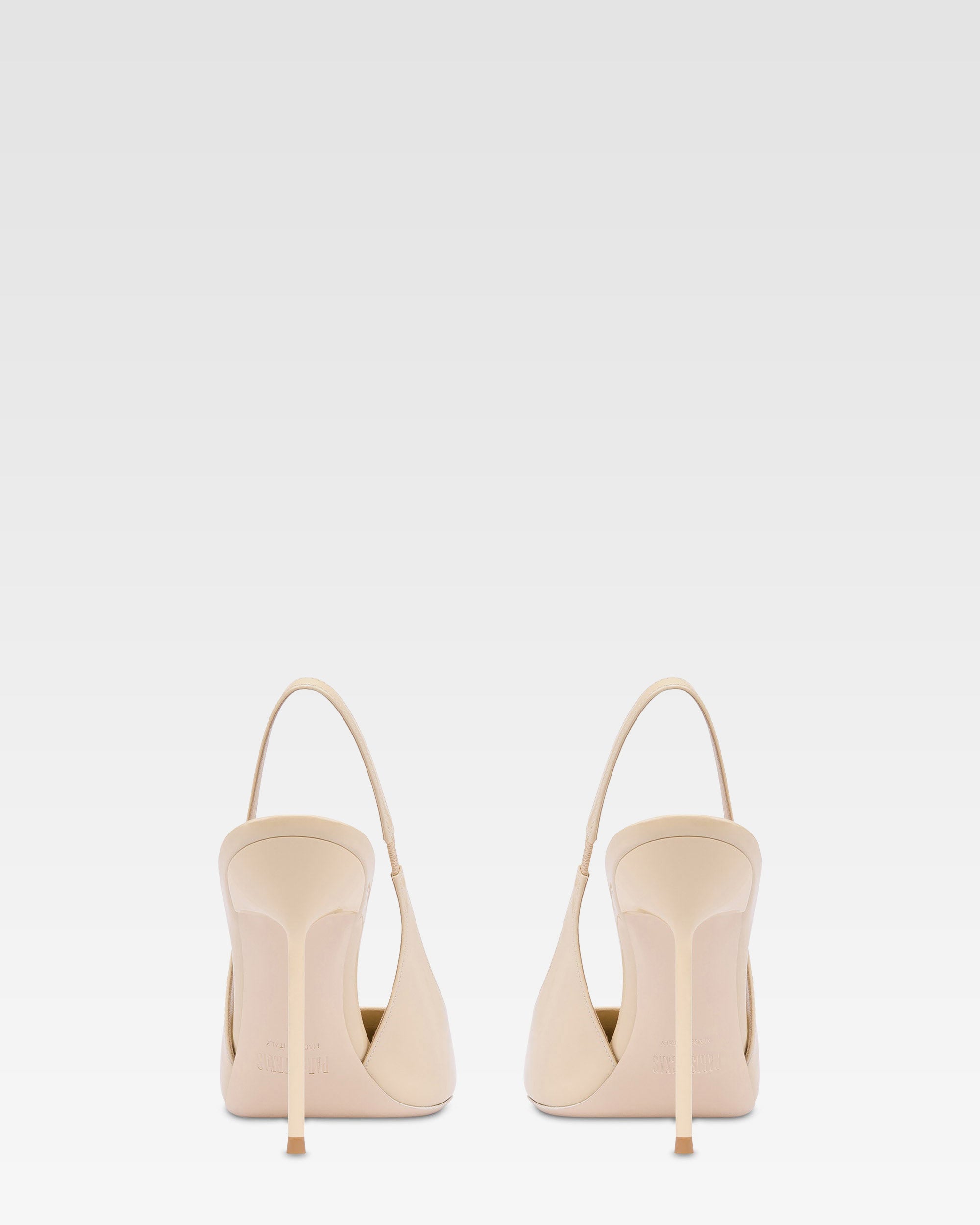 Slingbacks in almond patent leather