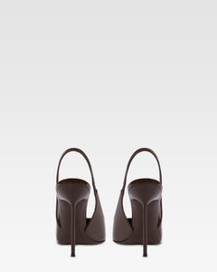 Slingbacks in chocolate patent leather