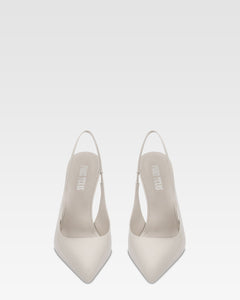 Slingbacks in grey patent leather