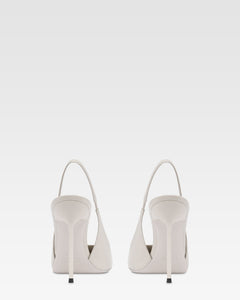 Slingbacks in grey patent leather