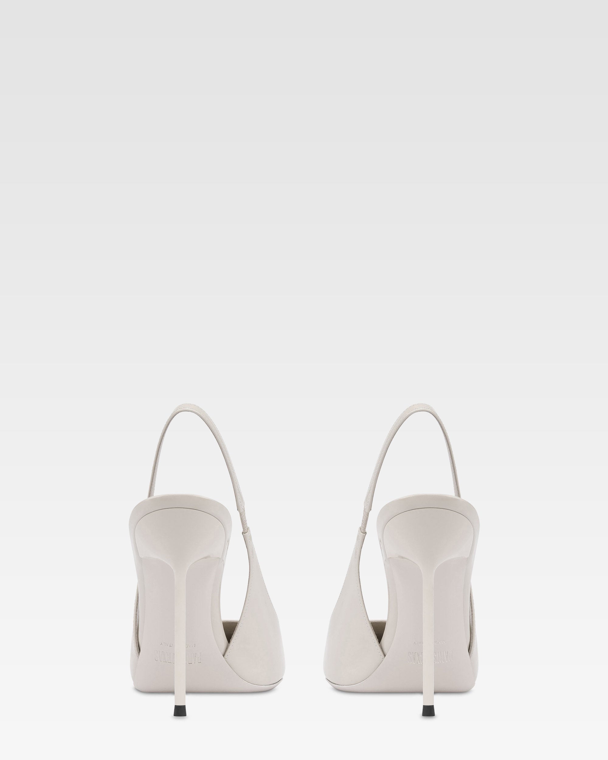 Slingbacks in grey patent leather