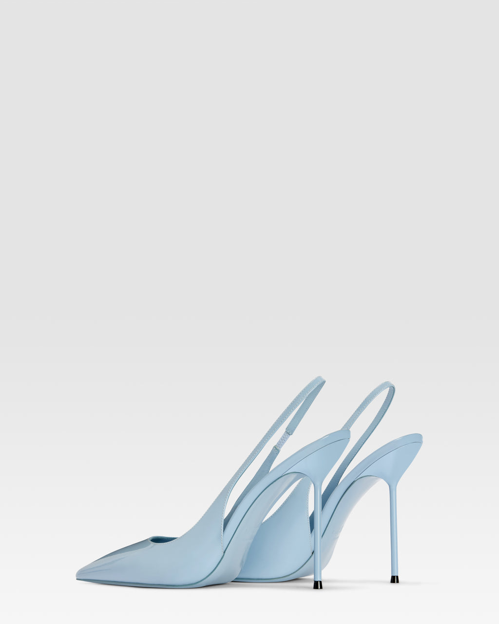 Slingbacks in denim-colored patent leather