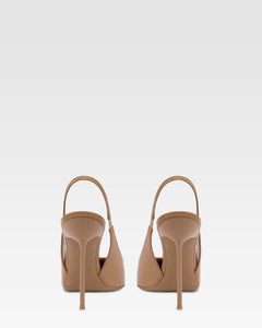 Slingbacks in caramel patent leather