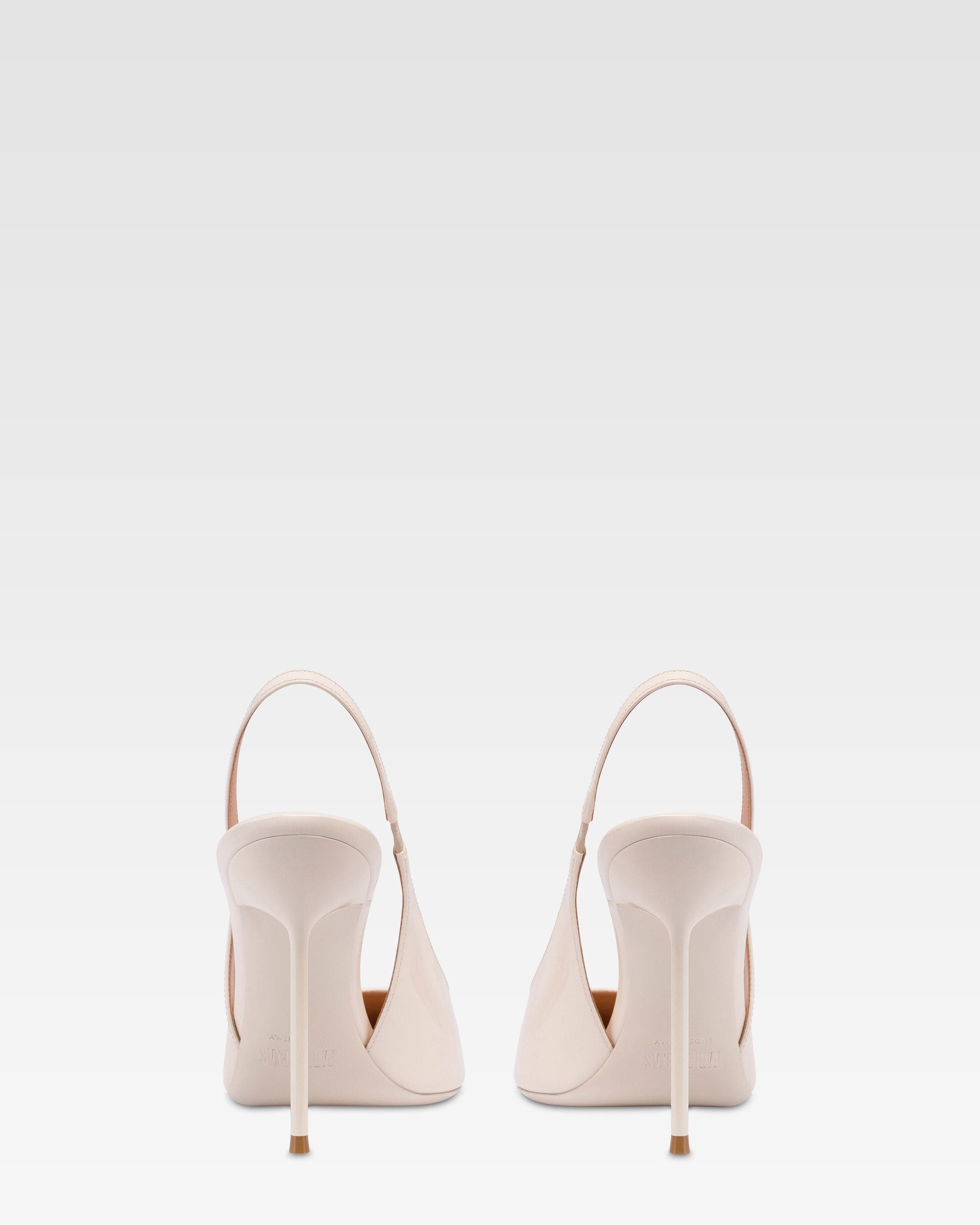 Slingbacks in ivory patent leather